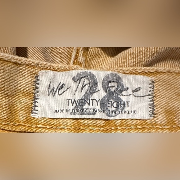 We The Free Women’s Size 28 Distressed Button Fly Shorts EUC - Picture 6 of 7